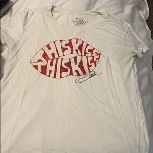 Faith Hill’s “This Kiss” tee!!